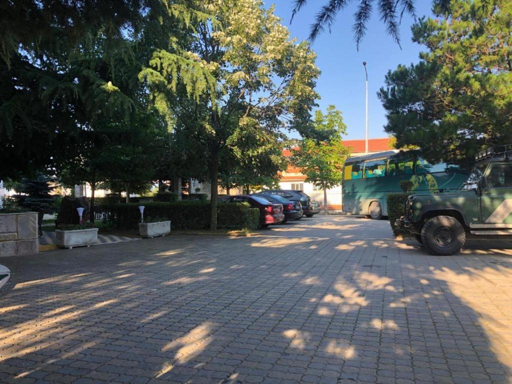 Hotel George Korce Exterior photo