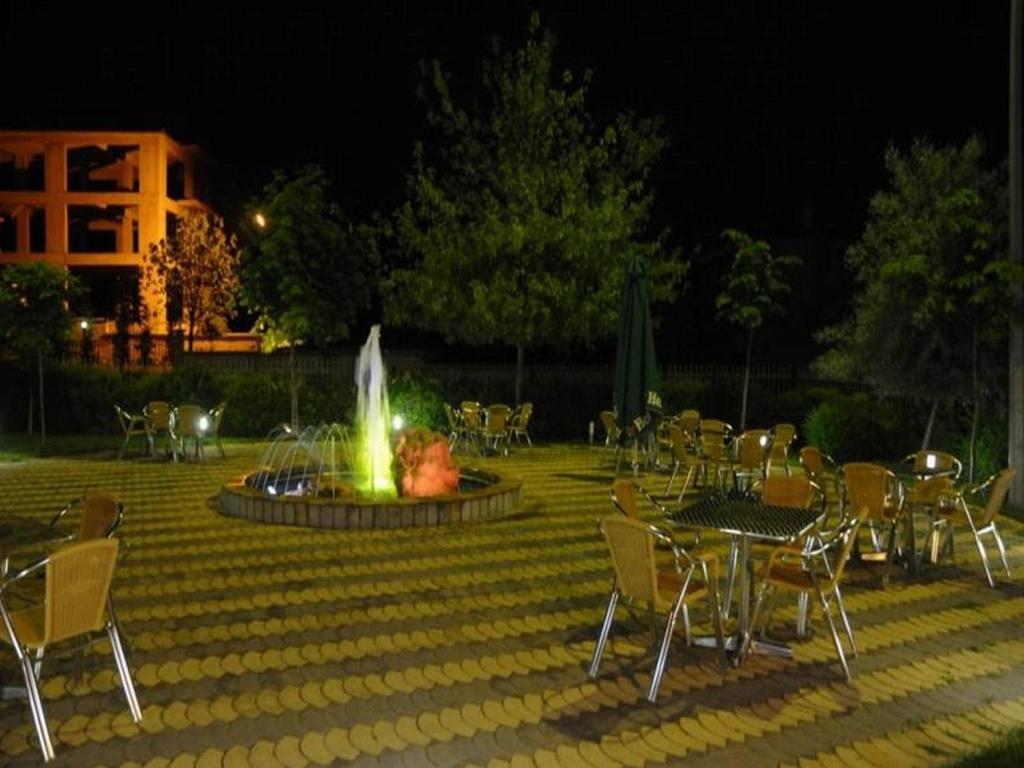 Hotel George Korce Exterior photo